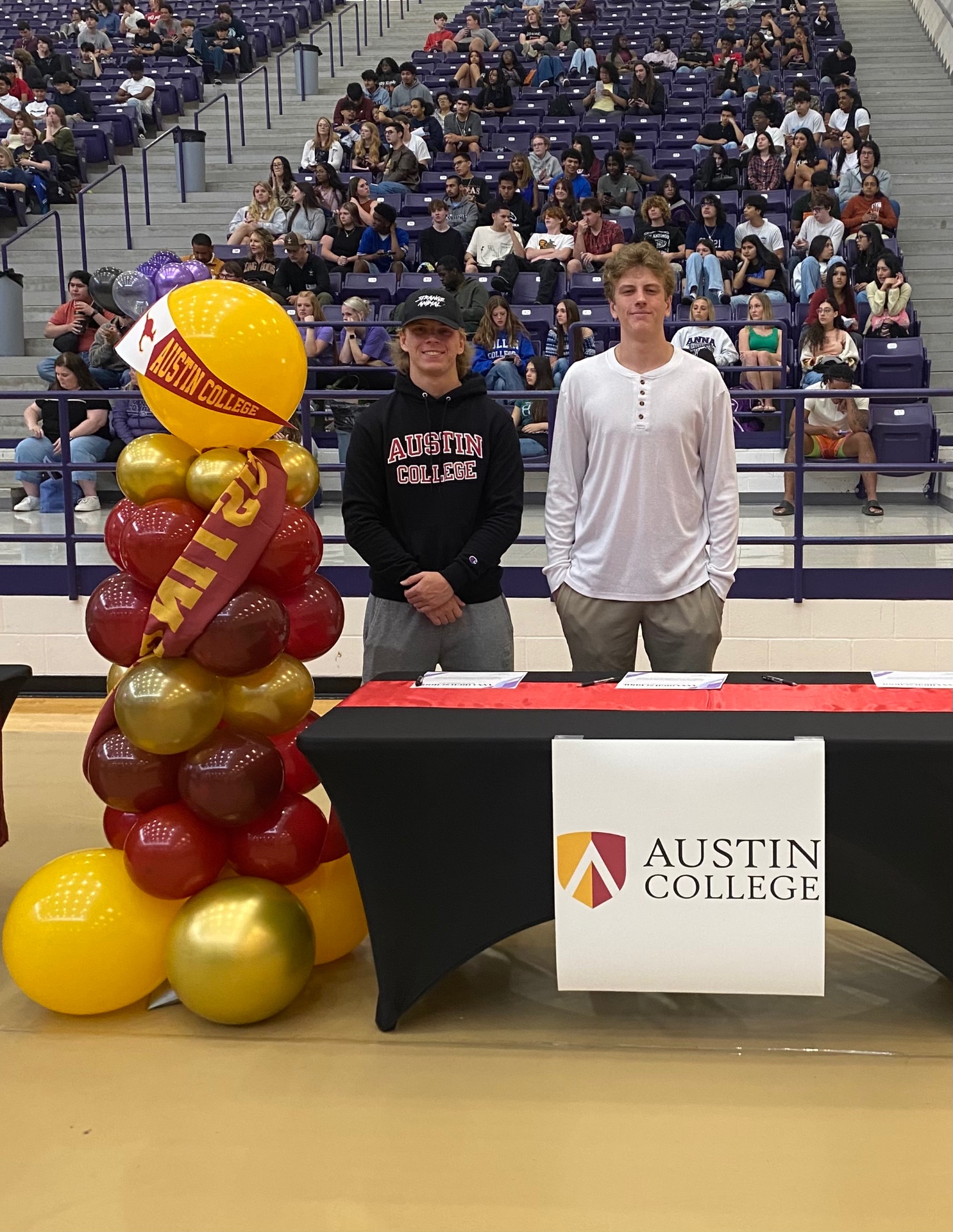 Austin College balloon column for signing day